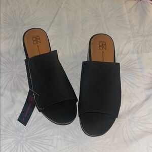 No Boundaries Black Mules Minimalist Slip-On